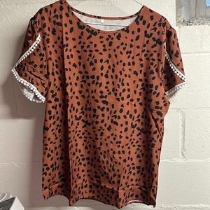 Women’s cheetah print short sleeve  blouse
